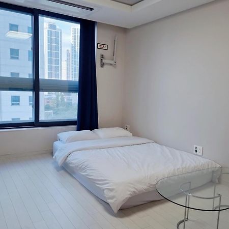 Apartamento Dongseongro Meomoom Daegu Habitación foto